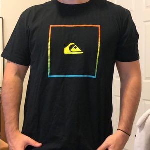 quicksilver graphic tee- NEVER WORN